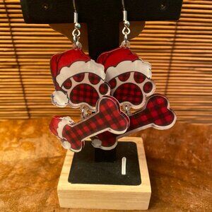 NWT Acrylic Christmas Holiday Plaid Paws & Bone Pierced Dangle Earrings
